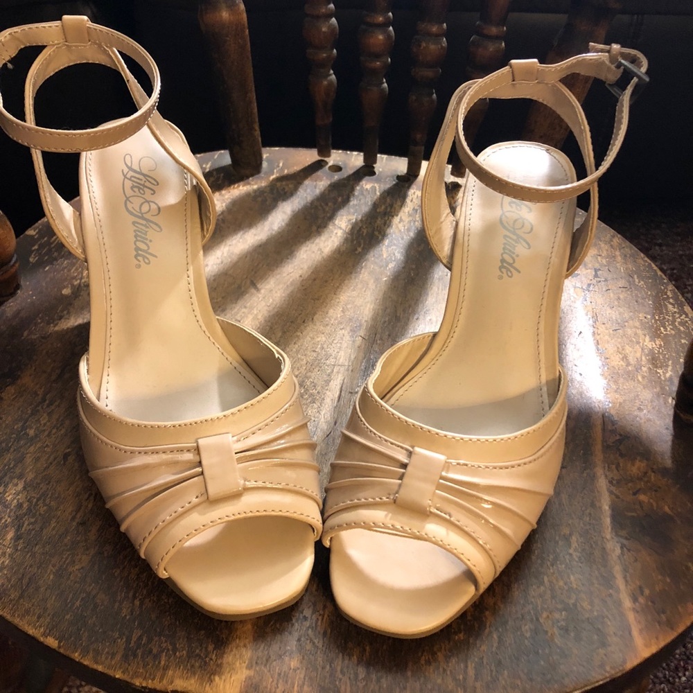 Never worn Lite Stride heel size 6.5